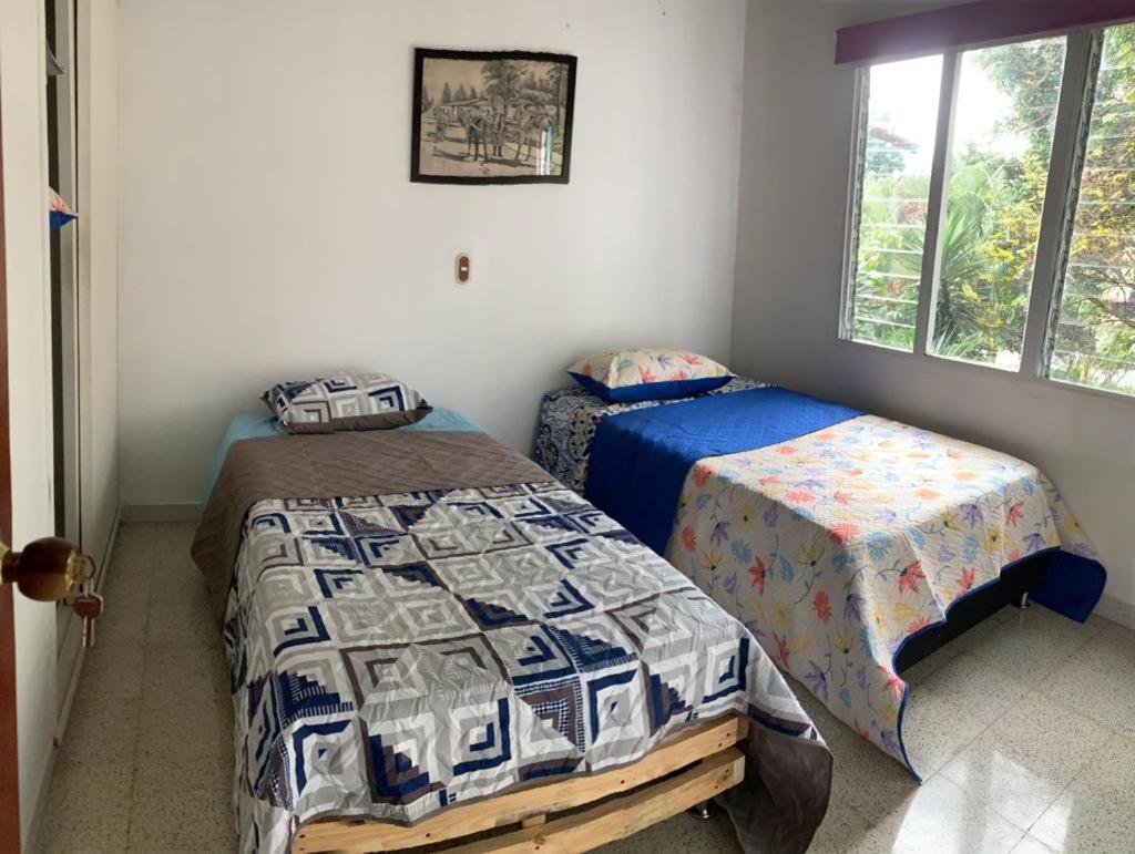 Hostel Kumho Alojamiento Medellín Zewnętrze zdjęcie