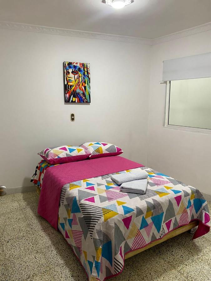 Hostel Kumho Alojamiento Medellín Zewnętrze zdjęcie